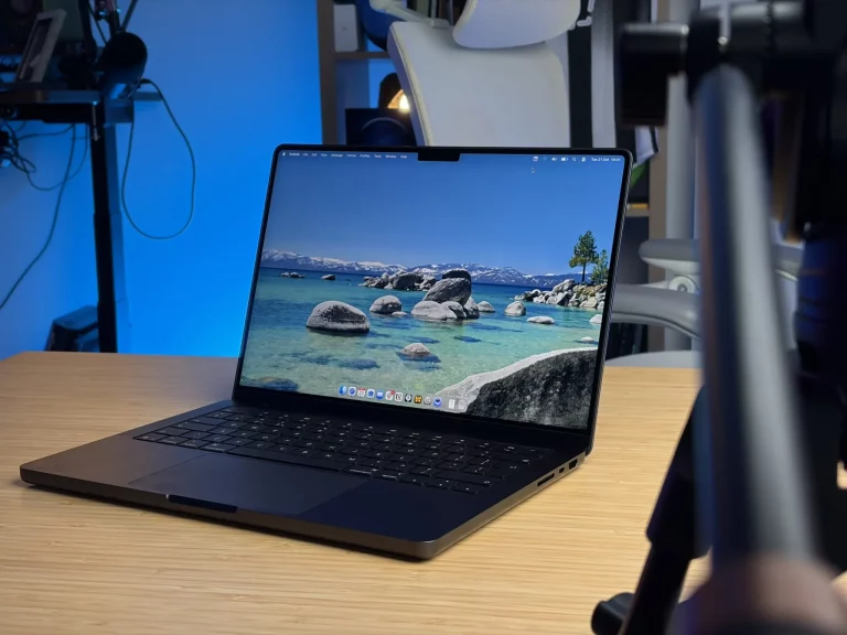 MacBook Pro M5 TechPi