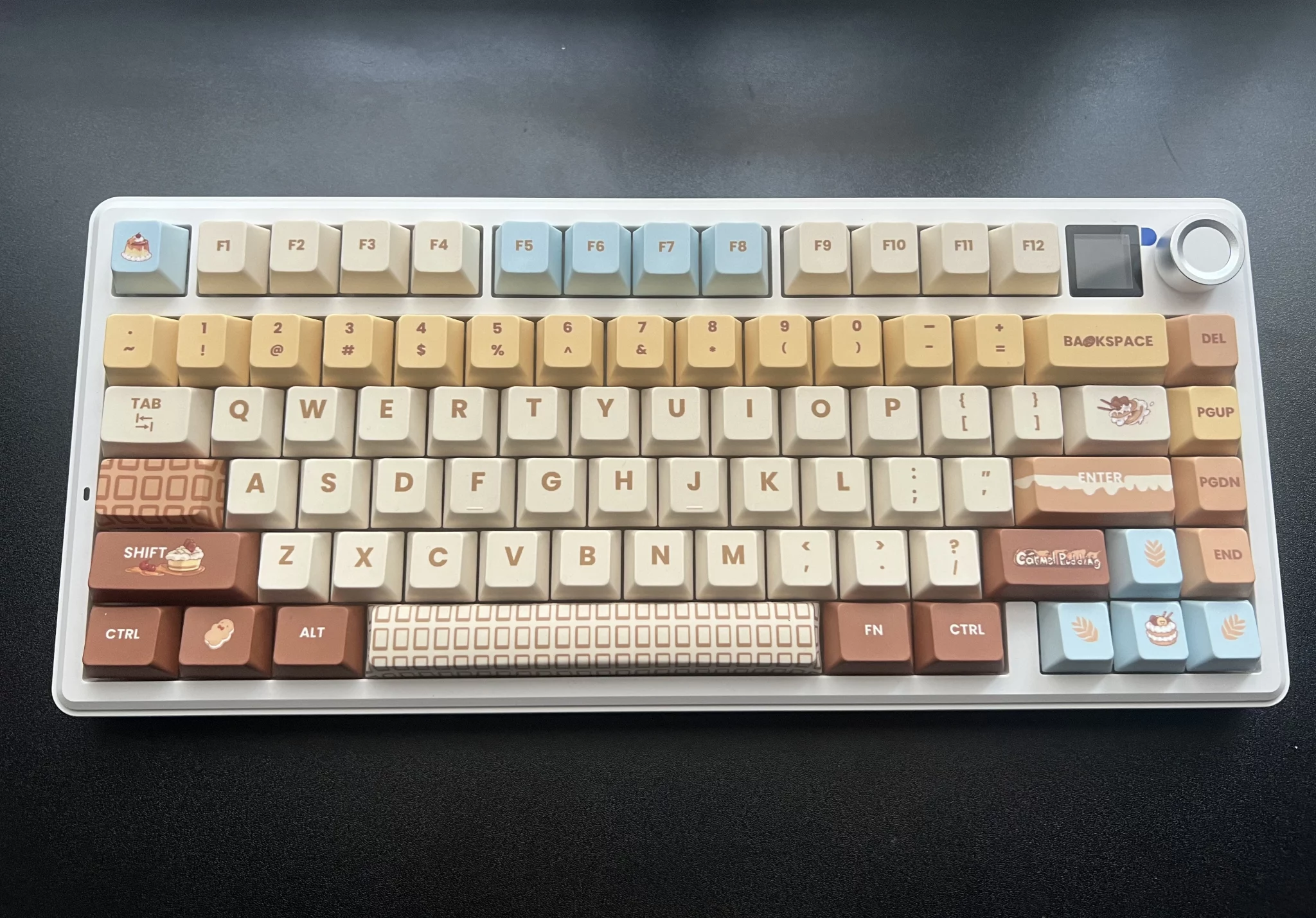 Clavier AULA F75 MAX format 75 % avec écran TFT et molette métallique