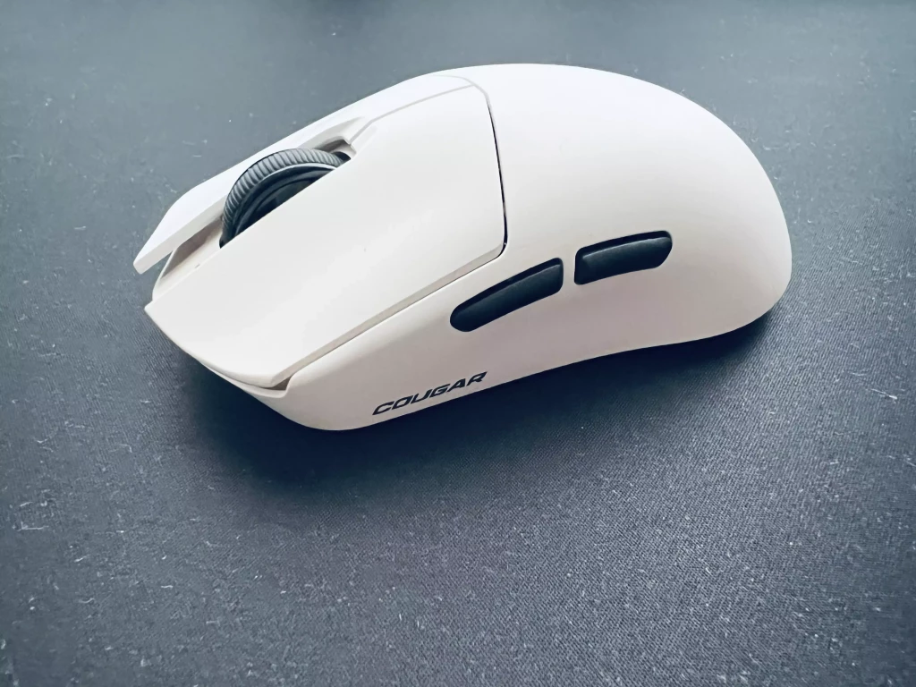Test de la Cougar Revenger Pro 4K : la souris gaming ultra-légère au rapport qualité:prix exceptionnel 4