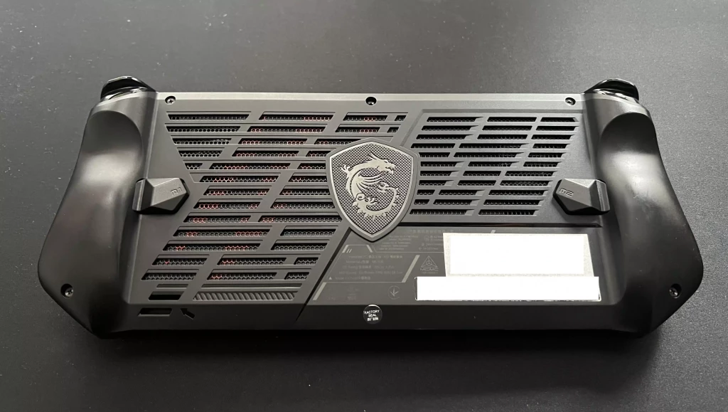 Test de la MSI Claw A1M : la puissance d'un PC gaming au creux de vos mains - arrière