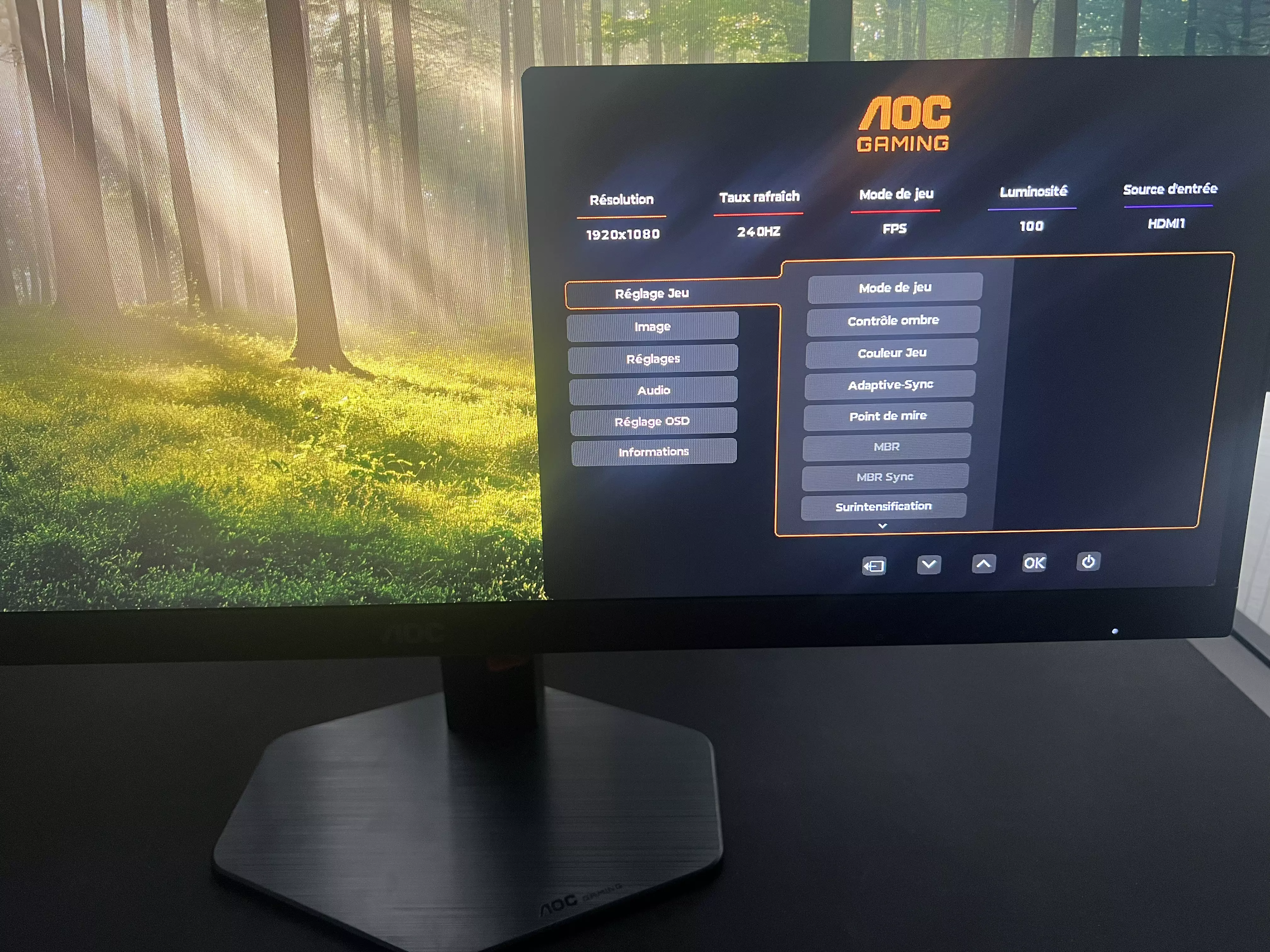 Menu OSD du AOC 27G4ZR affichant une fréquence de 240 Hz