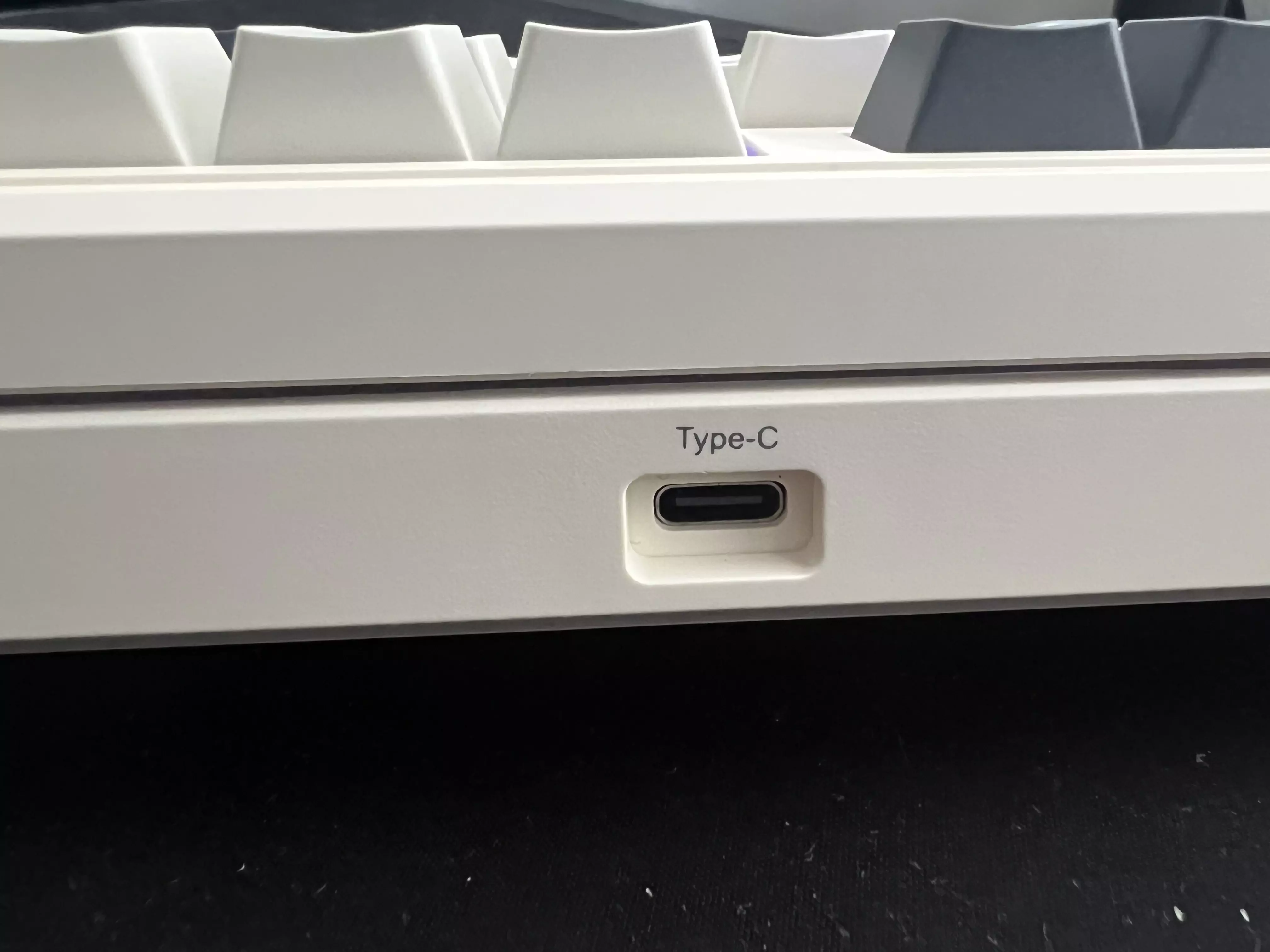 Port USB-C du clavier EPOMAKER x AULA F108 Pro V2