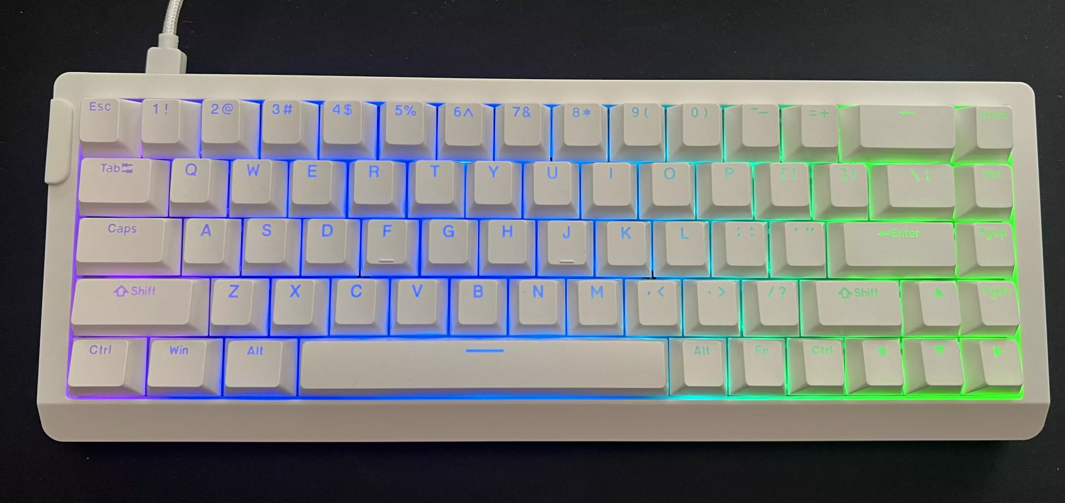 Éclairage RGB vert et rouge du EPOMAKER HE68 Lite blanc