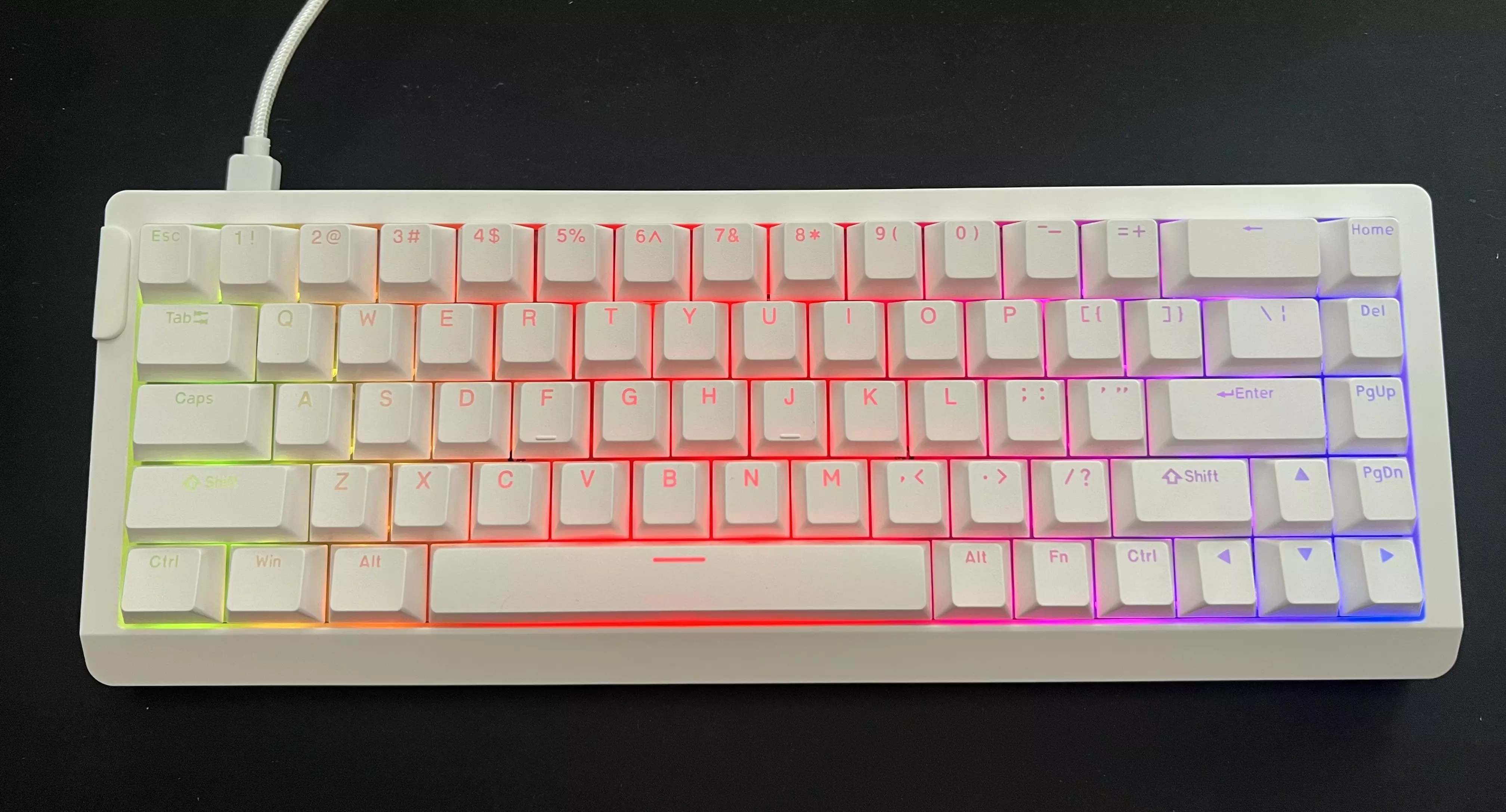 EPOMAKER HE68 Lite blanc avec éclairage RGB multicolore