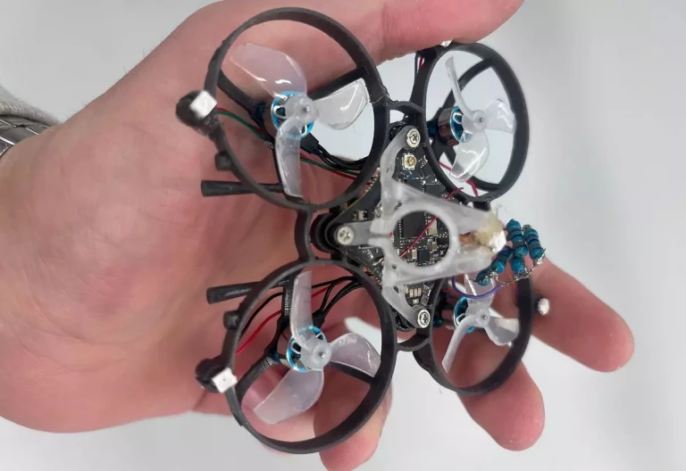 Micro-drone Tornyol : premier insecte abattu le 14 juillet 2026