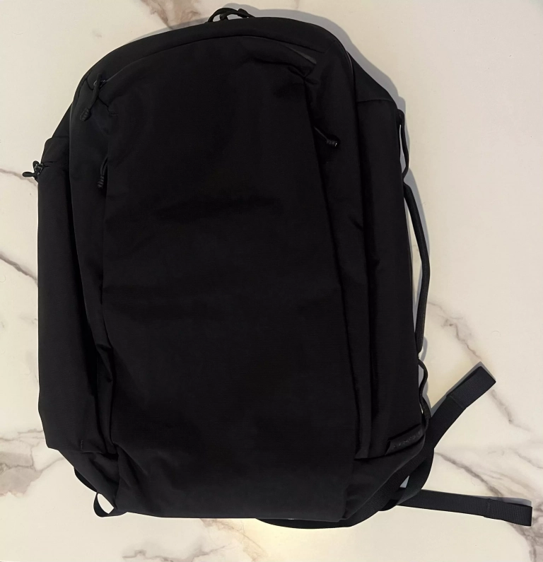 alpaka-traverse-38l-noir-vue-avant
