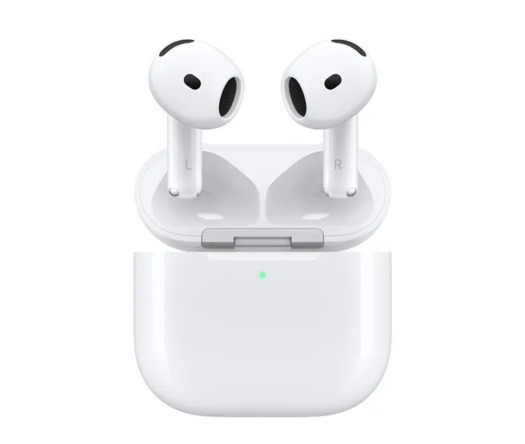 AirPods 5 avec leur boîtier de recharge, modèle ouvert sans embouts