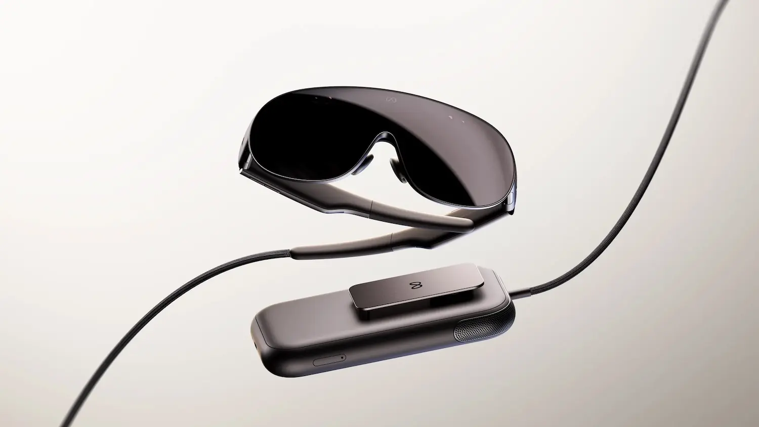 Meta VR Glasses reliées à leur boîtier externe présentées lors de Meta Connect 2026