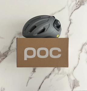 poc-amidal-granite-grey-boite